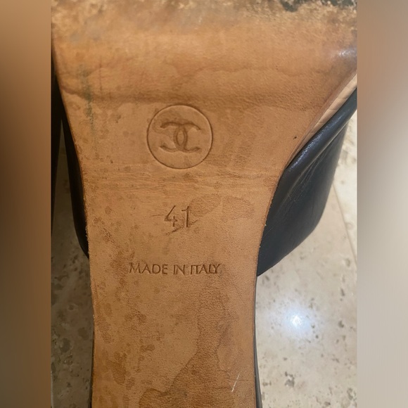 CHANEL PLATFORM BLACK LEATHER STACKED HEEL SLIDES IN BLACK/NATURAL - Picture 8 of 8